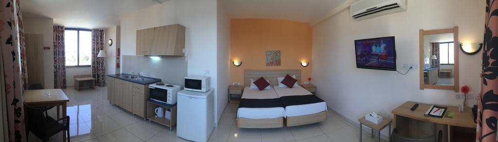 Dean Hamlet Hotel Saint Julian's Екстериор снимка